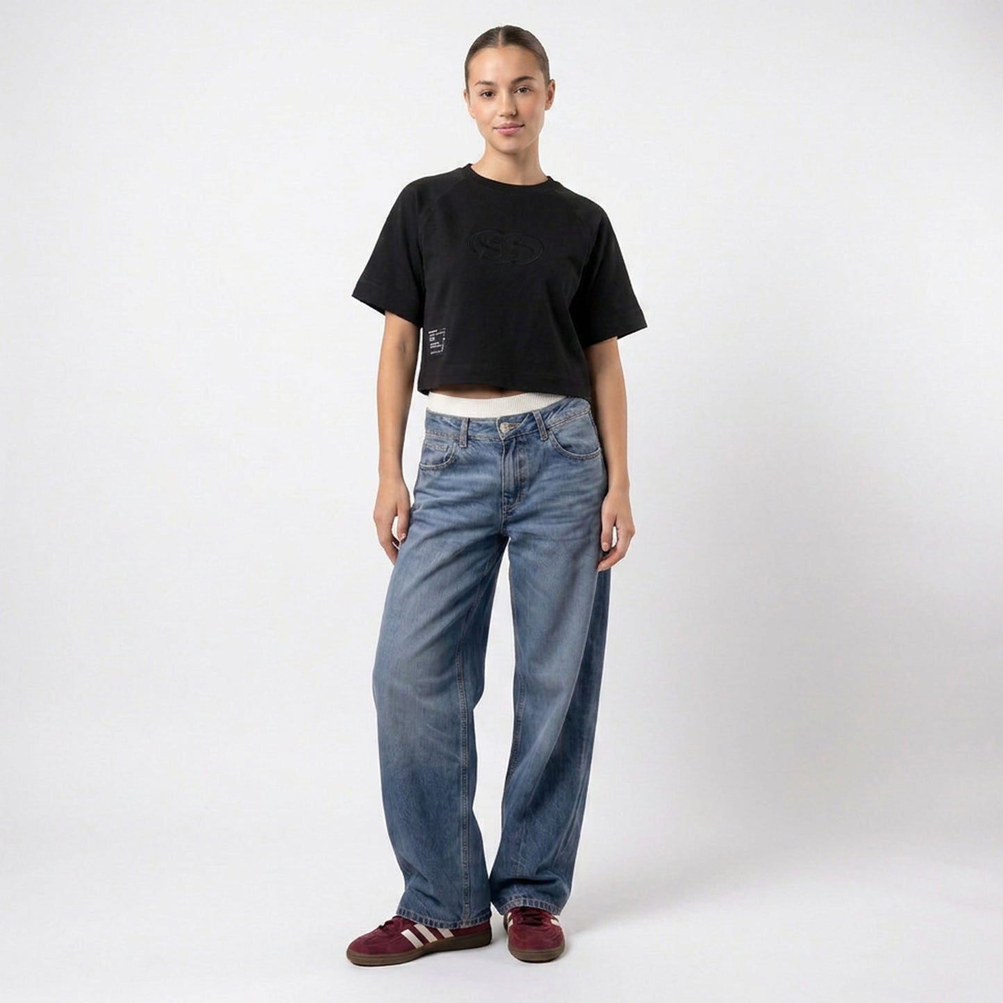 WOMEN’S BOXY FIT T-SHIRT — BLACK